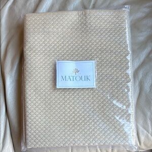 Matouk Alba Honey Quilted Euro Sham - New
27”x27” M026